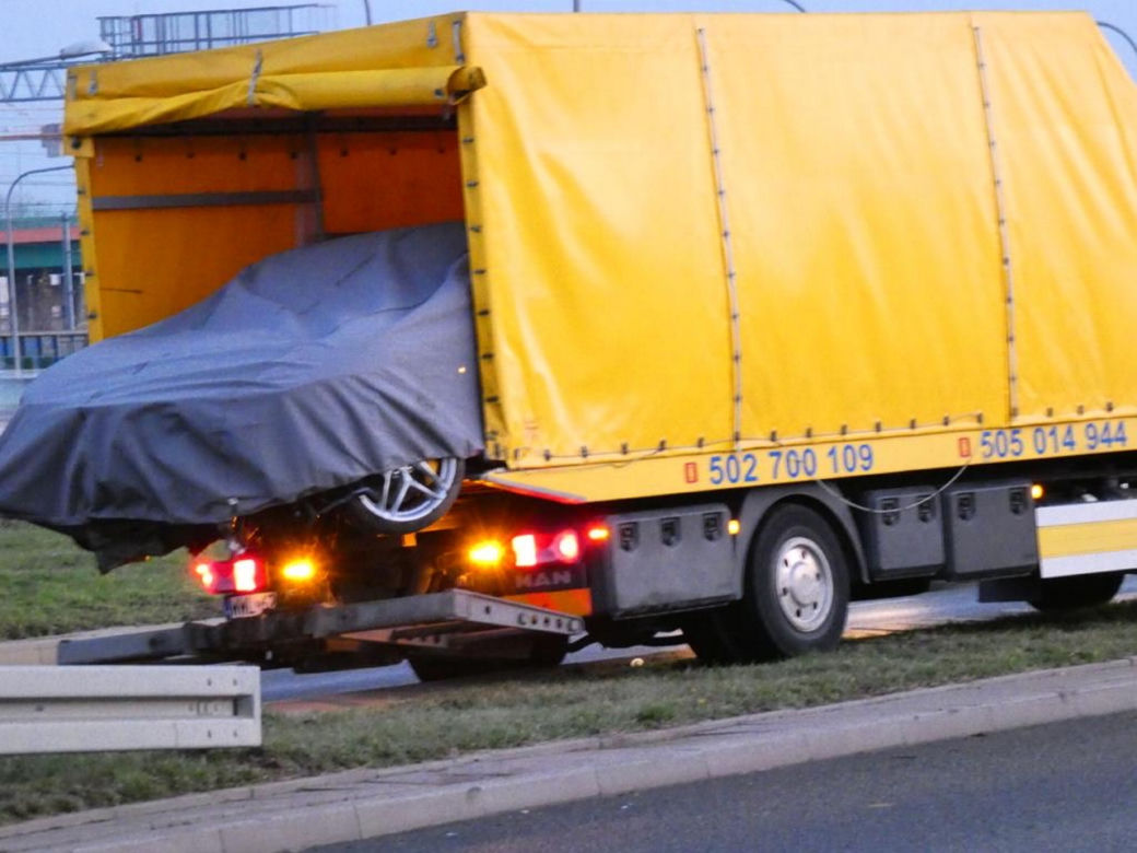 Warszawa, Włochy. Roztrzaskał samochód za 2 miliony złotych. Auto dopiero co wyjechało z salonu!