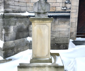 To jedno z najpiękniejszych miast w województwie łódzkim. Jest też jedną z najstarszych osad w Polsce