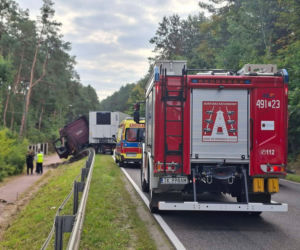 Śmiertelny wypadek w Stykowie na DK 42. Na miejscu zginął 23 letni mężczyzna