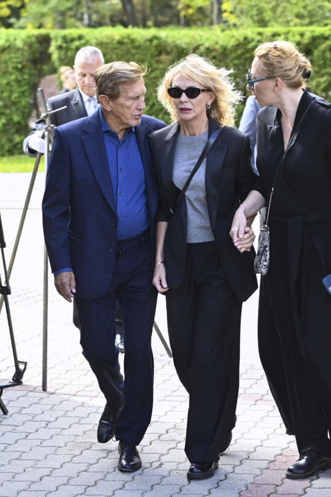Jan Englert i Beata Ścibakówna, pogrzeb Jana Frycza