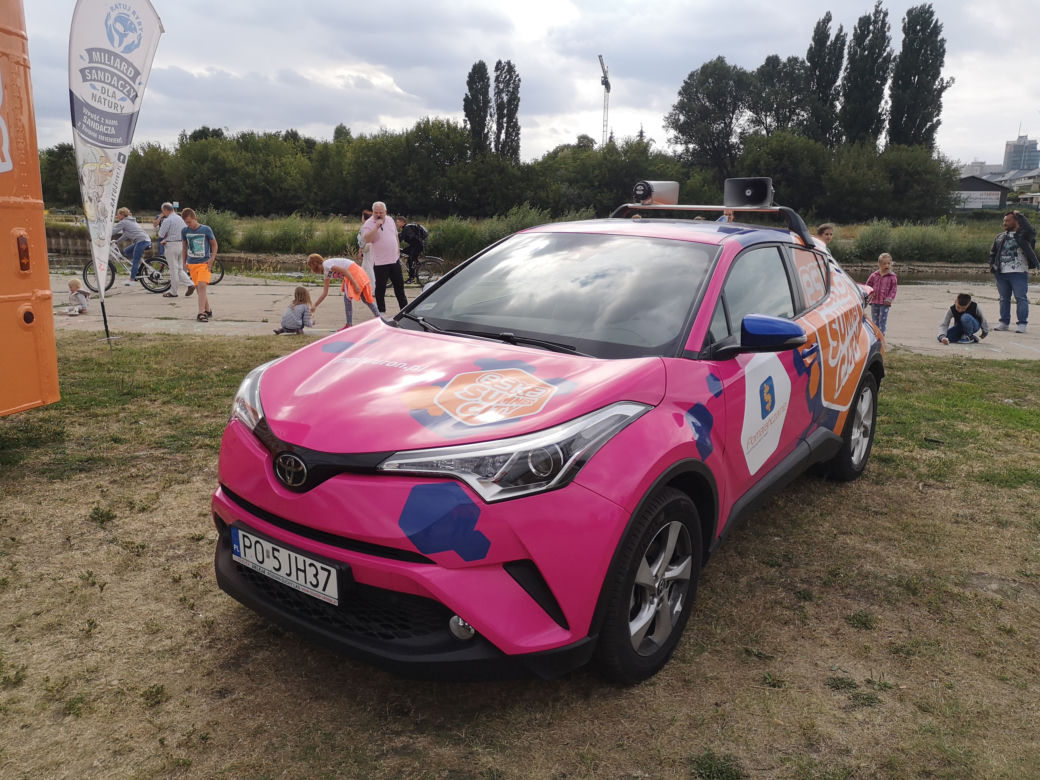 Ekipa Eska Summer City i imprezowy BUS Eski pojawili się na plaży miejskiej ZAGRO Rataje
