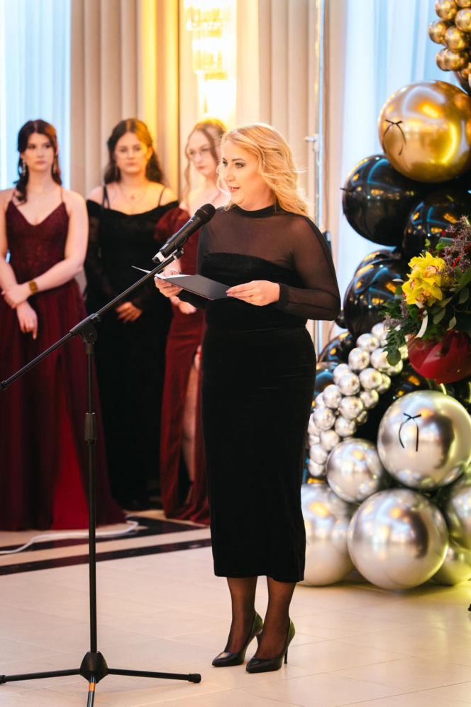 Studniówka 2026 młodzieży z IV LO im. Hetmana Stanisława Żółkiewskiego w Siedlcach