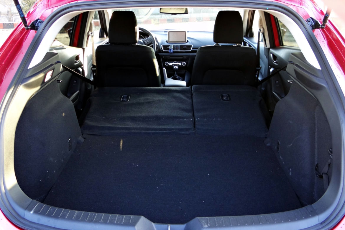 nowa Mazda 3