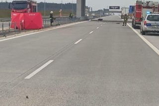 Tragiczny wypadek na autostradzie A2 na wysokości Łukowiska. 31-letni kierowca motocykla zderzył się z TIR-em