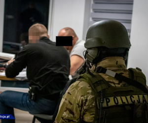 Rozbito gang narkotykowy. Wśród zatrzymanych pseudokibice z Poznania