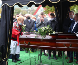 Męcina pożegnała swojego proboszcza Antoniego Pisia, który zmarł na koronowirusa