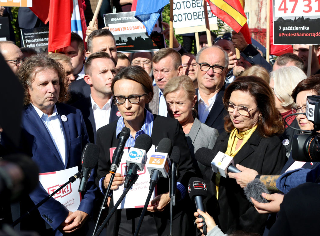 Warszawa. Samorządowcy protestowali w sprawie wysokich cen energii. „Jeśli sobie nie radzicie, oddajcie władzę!”