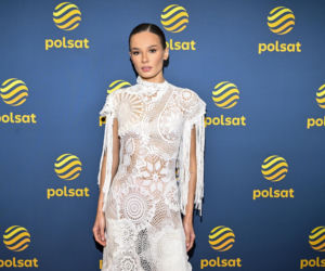 Co ona ma na sobie?! Szroeder wyglądała jak w firance z PRL-u