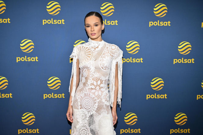 Co ona ma na sobie?! Szroeder wyglądała jak w firance z PRL-u