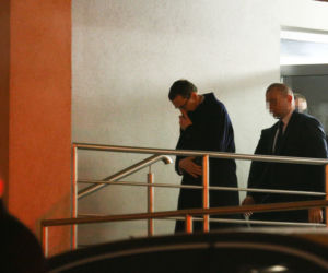 Premier Morawiecki czuwa przy ojcu Kornelu