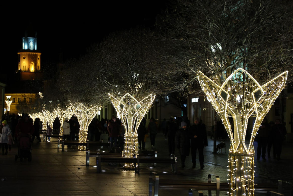 Drugi dzień świąt w centrum Lublina. Deszczowa pogoda nie odstraszyła spacerowiczów!