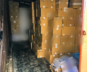 CBŚP i KAS zlikwidowali magazyn z nielegalnymi papierosami
