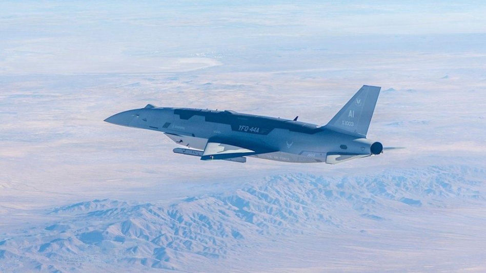 Dron Anduril YFQ-44 Fury