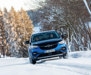 Opel Grandland X Hybrid4 1.6 Turbo A8 300 KM AWD
