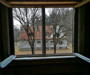 Opuszczona stacja kolejowa w sercu puszczy na Podlasiu