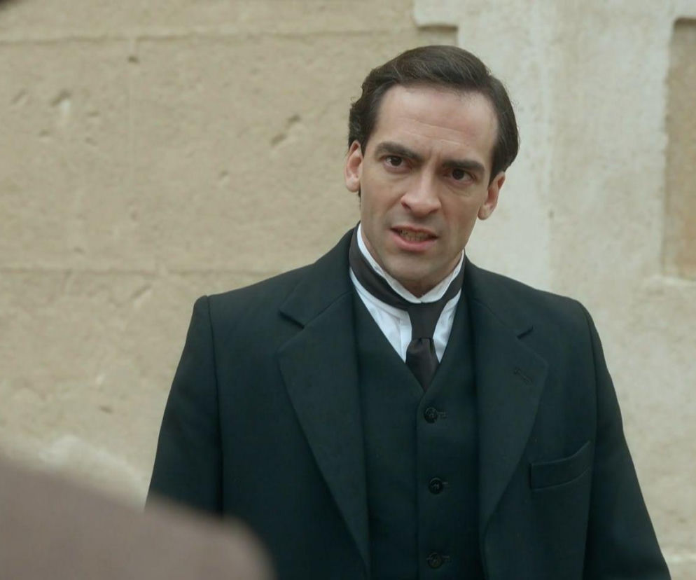 La promesa - pałac tajemnic, odcinek 342: Tożsamość złodzieja zegarka wychodzi na jaw, a Pelayo próbuje zatuszować sprawę