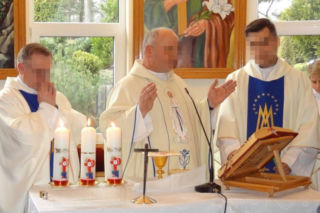 SZOKUJĄCY wyrok dla proboszcza! Wpuścił tłumy na mszę, ale... KARY NIE BĘDZIE! [ZDJĘCIA]