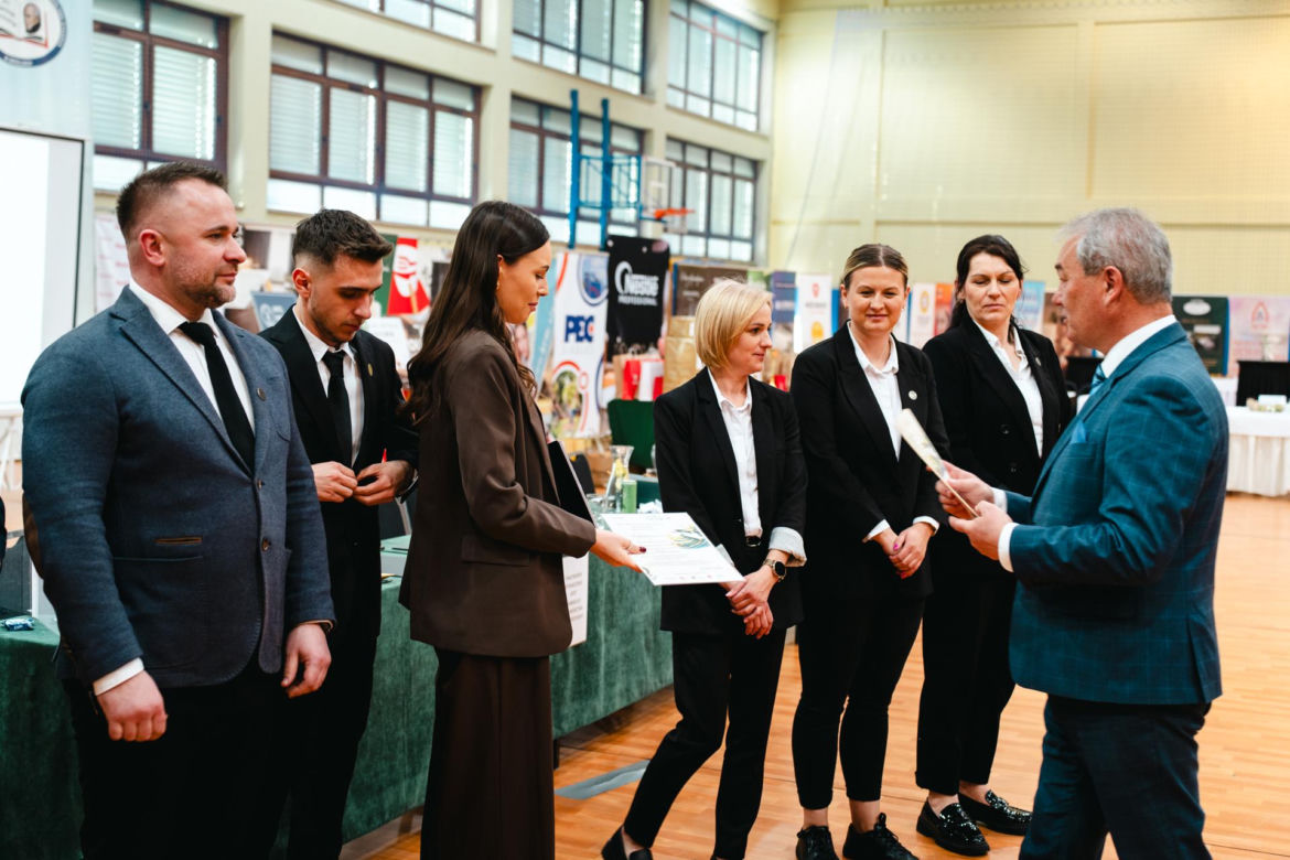 Ogólnopolskie Mistrzostwa Młodych Kelnerów odbyły się w ZSP nr 3 w Siedlcach już po raz ósmy