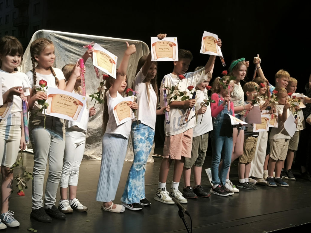 Spektakl na zakończenie warsztatów teatralnych w Teatrze Miejskim w Lesznie 