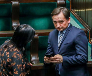 Ci posłowie koalicji głosowali przeciwko Kaczyńskiemu. Jaka będzie kara