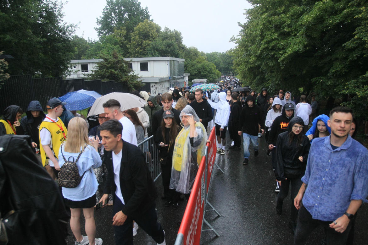 "Ostatni Koncert" Quebonafide w Warszawie. Tłumy przed PGE Narodowym!