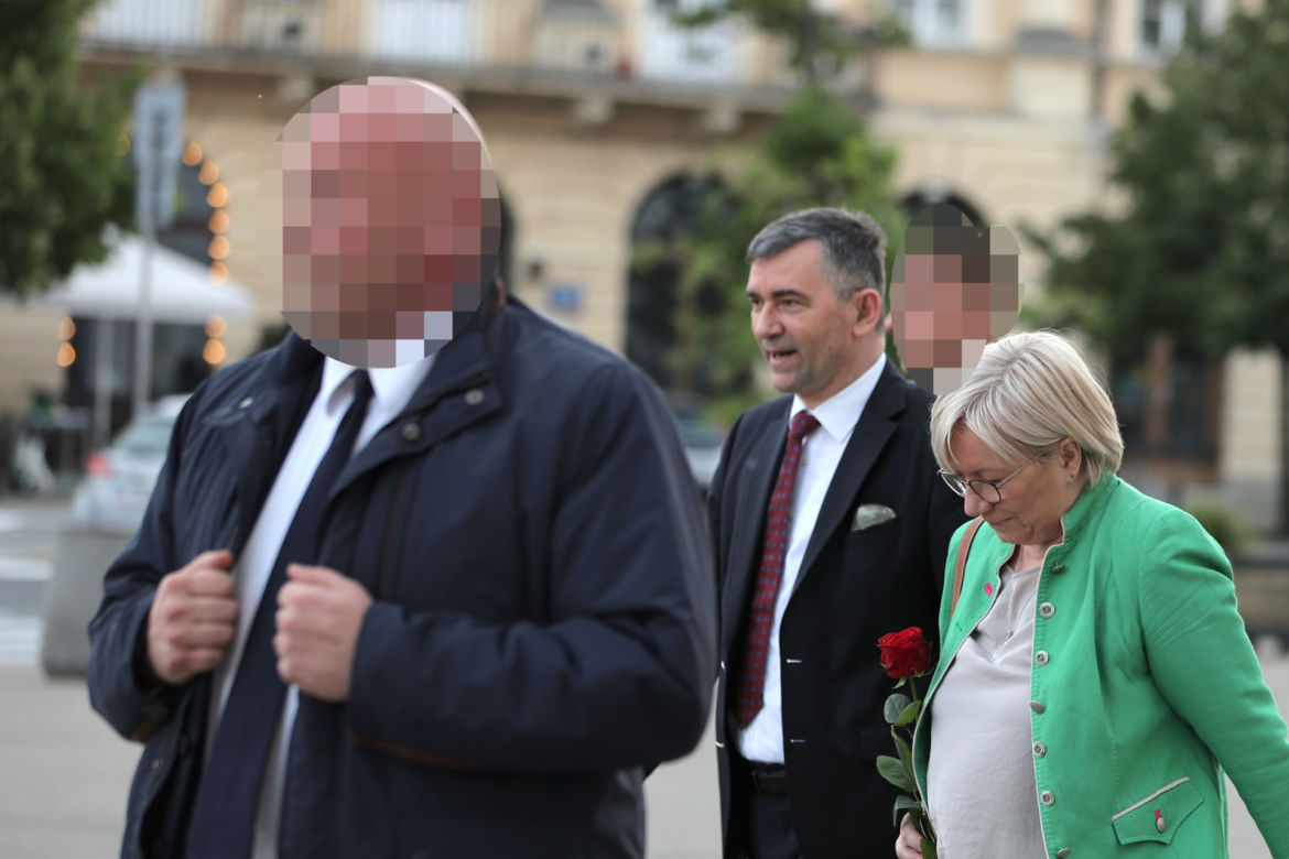 Julia Przyłębska. Z ochroną do kościoła 