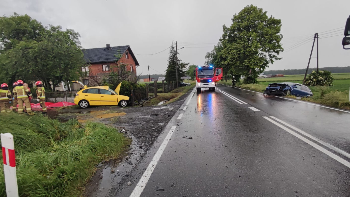 Tragiczny wypadek w Pokrzywnicy na DK 40. Zginęła 18-latka