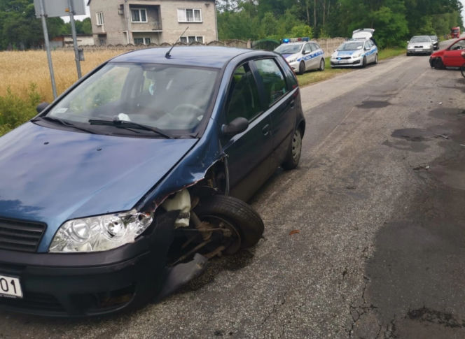 Łódzkie: Pojechał po chleb, spowodował kolizję. WYDMUCHAŁ 4 PROMILE!