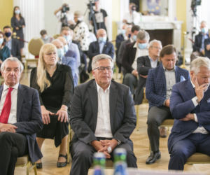 Debata z udziałem prezydentów: Aleksandra Kwasniewskiego i Bronisława Komorowskiego