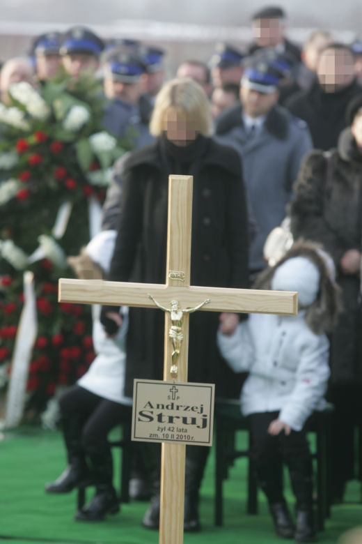  Zadźgali Andrzeja na przystanku, bo zwrócił im uwagę. 13 rocznica śmierci warszawskiego podkomisarza
