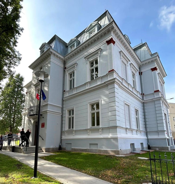 Śluby w zabytkowej willi doktora Issmera. Na zakochanych czeka odnowiona sala pełna malowideł