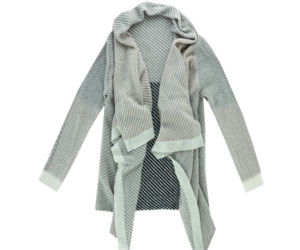 Ubrania w ciąży: sweter z kołnierzem