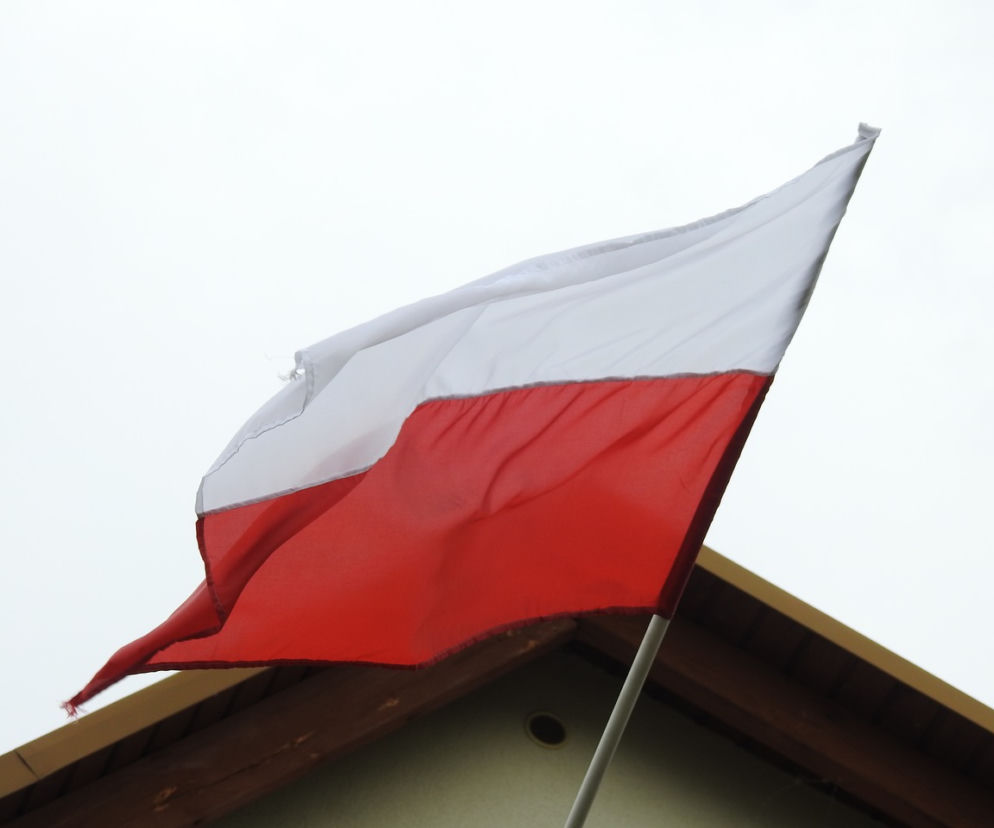 Jak prawidłowo wywieszać polską flagę?