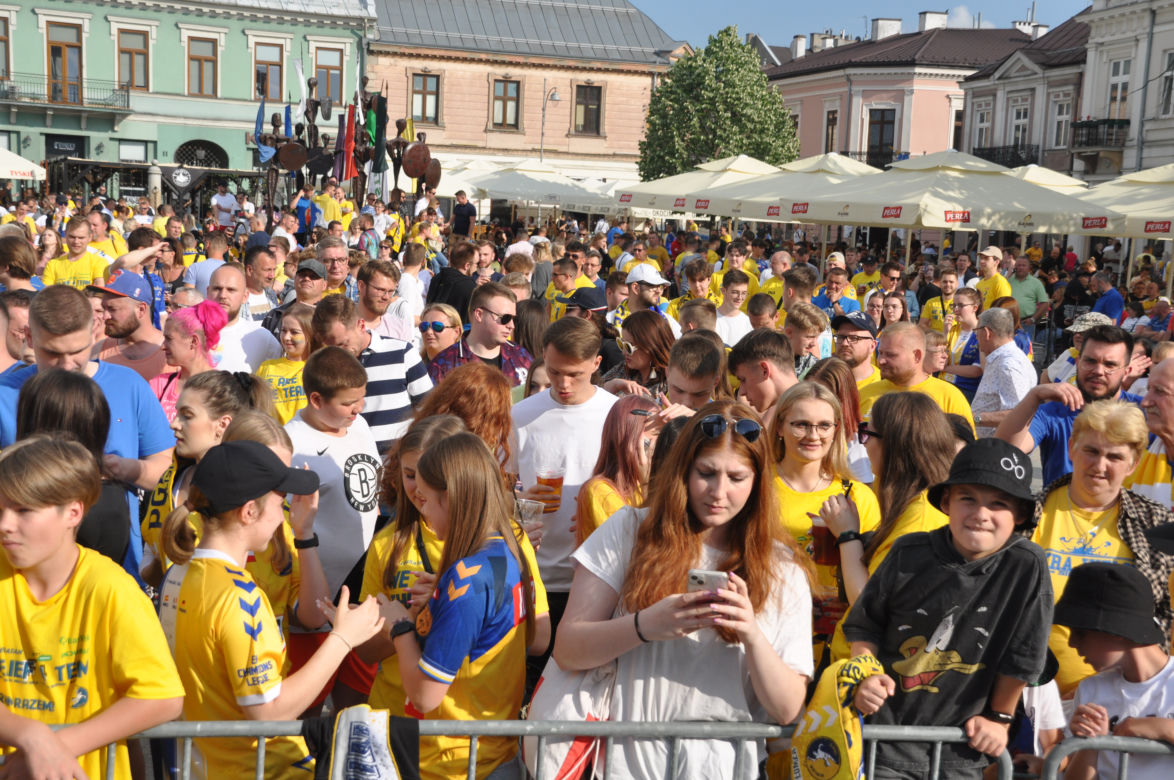 Finał Ligi Mistrzów: Barlinek Industria Kielce - SC Magdeburg w strefie kibica