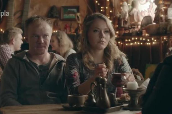 To nie koniec świata 2 sezon odcinek 18. Darek (Eryk Lubos), Ula (Magdalena Lamparska)