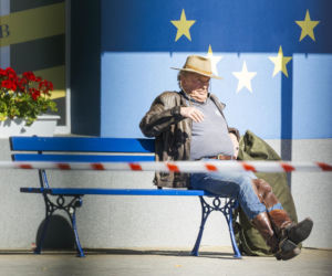 Daniel Olbrychski jak król na planie Rancza