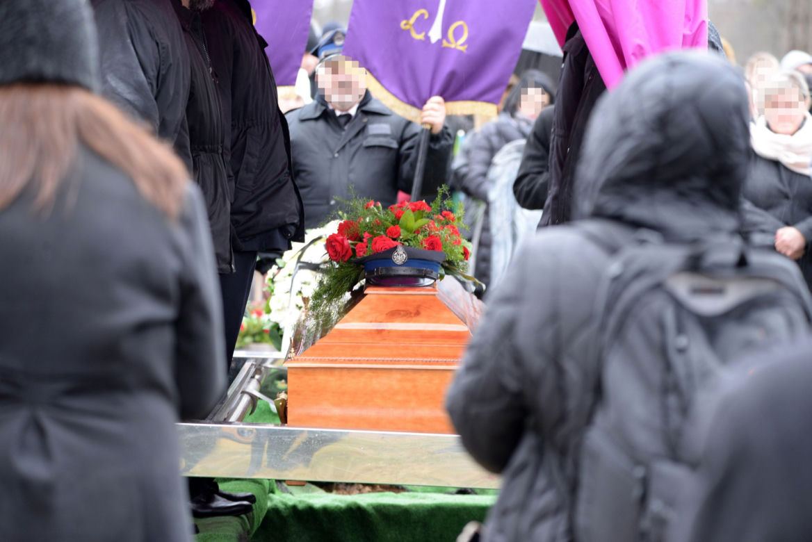 Pogrzeb polskich strażaków. Nawet niebo płakało. Bracia Kacper i Dawid zginęli w Belgii