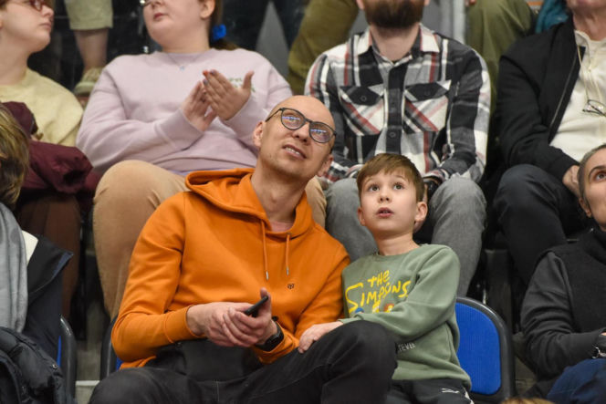 Halowe mistrzostwa Polski w Kujawsko-Pomorskiej Arenie Toruń. Zdjęcia kibiców i zawodników