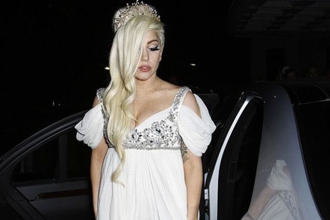 LADY GAGA