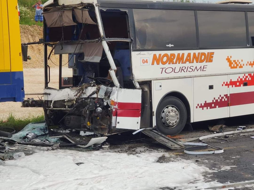 Wypadek koło Częstochowy na DK1. Ponad 30 osób rannych