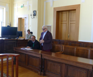 Radny nie odpowie karnie za porównanie Karola Nawrockiego do Shreka. O jego losie zadecyduje para prezydencka