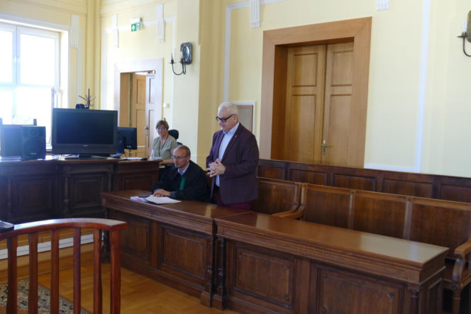 Radny nie odpowie karnie za porównanie Karola Nawrockiego do Shreka. O jego losie zadecyduje para prezydencka