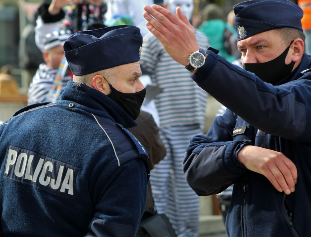 Marsz o wolność w Katowicach. Tak wyglądał liczny protest antycovidowców 