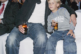 Syn Jarosława Jakimowicza powrócił na salony. Tak dziś wygląda 26-letni Jovan