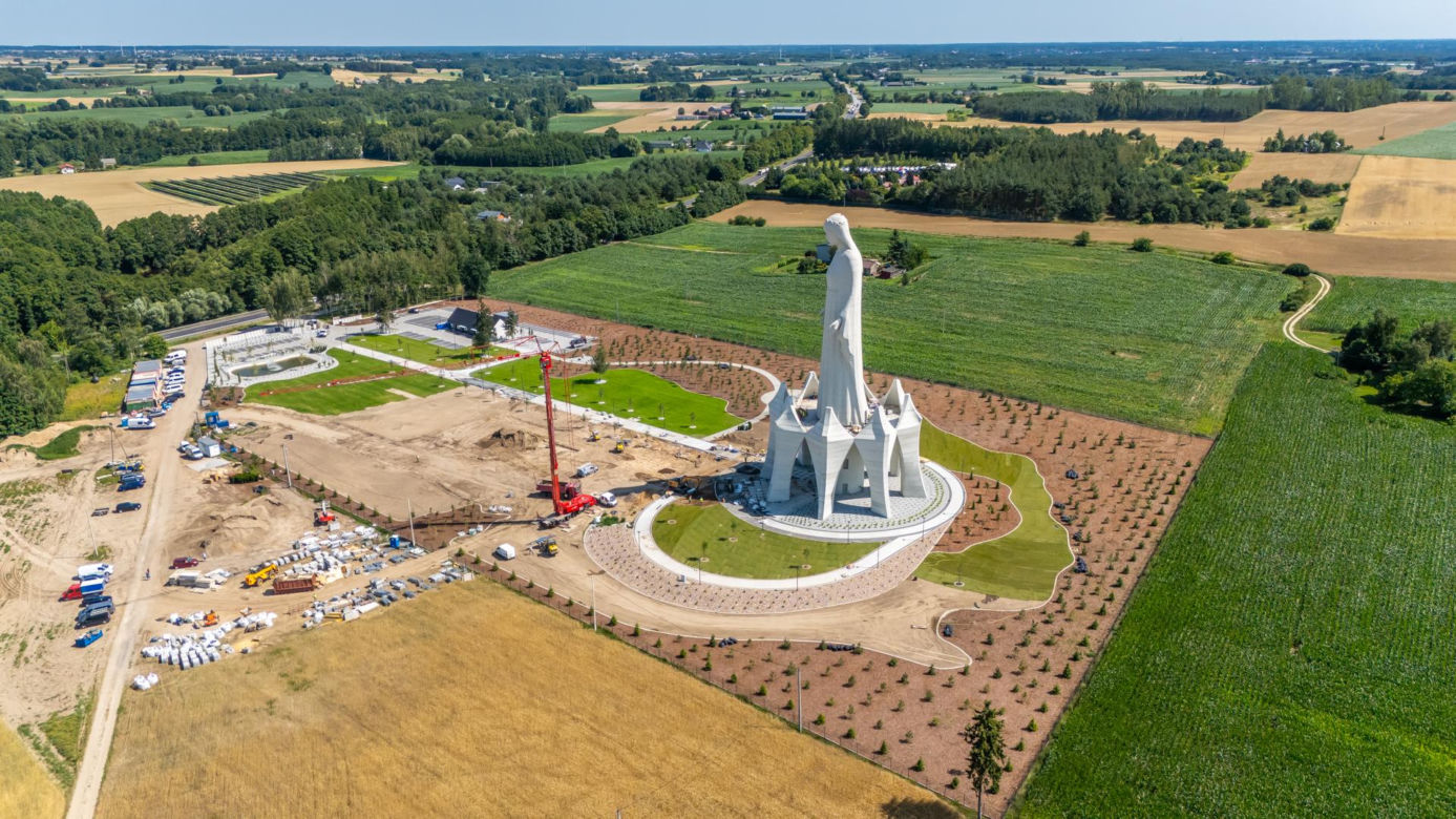 Budowa pomnika Matki Boskiej w Konotopiu