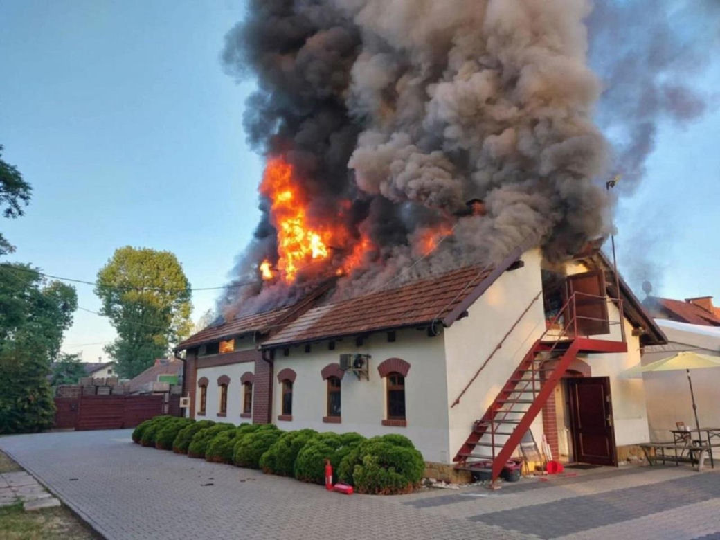 Pożar na weselu pod Tarnowem. Po oględzinach wskazali przyczynę dramatu