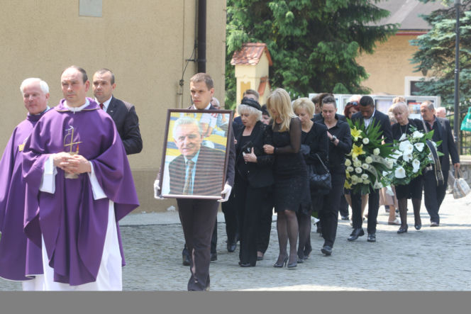 OSTATNIE POŻEGNANIE HENRYKA LOSKI MĘŻA KRYSTYNY LOSKI I OJCA GRAŻYNY TORBICKIEJ.