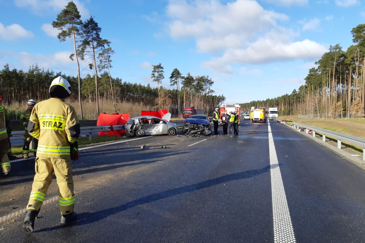 Koszmarny wypadek w powiecie świeckim. Kierowca i dwie pasażerki nie żyją