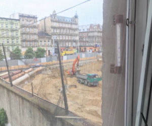 Kamienica na Traugutta uszkodzona przez sąsiednią budowę?