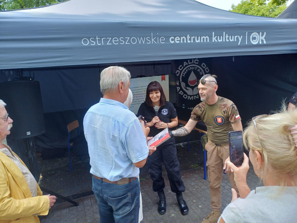  Kolejni żołnierze ''symbolicznie'' wrócili do domu